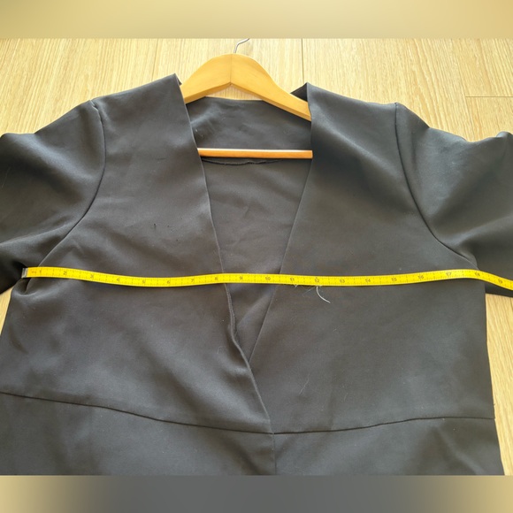 Classic Elegant Women's Suit Jacket with Single Snap Closure, Black, Size 34. - Picture 8 of 9